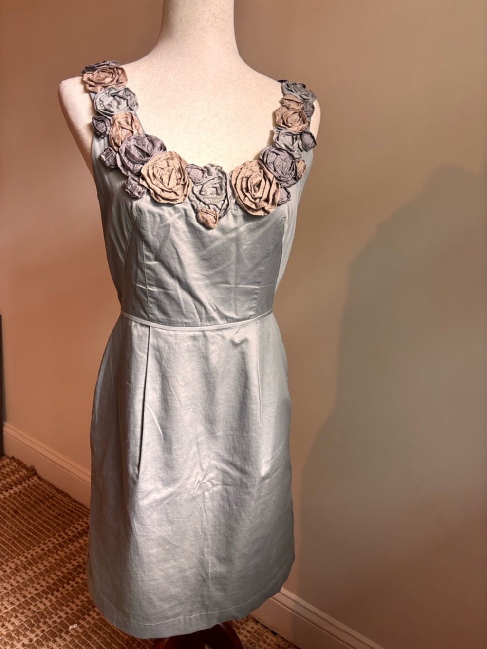 Baraschi Vintage Floral Appliqué Cocktail Dress Size 6 Metallic Silver Sheath - Picture 2 of 8